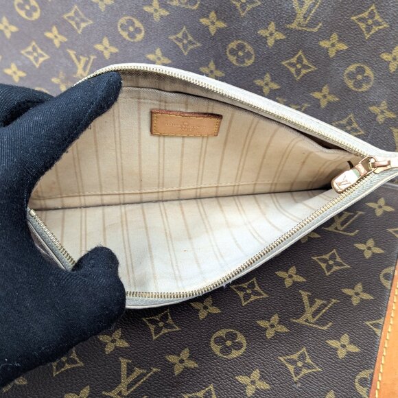 LOUIS VUITTON Damier Azur Neverfull Pouch - Picture 7 of 15